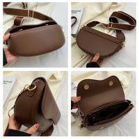 Bolso Retro de Color sólido con tapa para mujer, bandolera con correa ancha para el hombro de cuero PU a la moda - details 15
