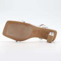 Tacones altos con punta cuadrada, tacones gruesos con un botón de diamantes de imitación, sandalias de talla grande - details 15