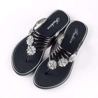 Zapatillas tipo sándwich informales externas ligeras con parte inferior plana para mujer, diseño de estampado de espuma para invierno, novedad de 2024 - details 0