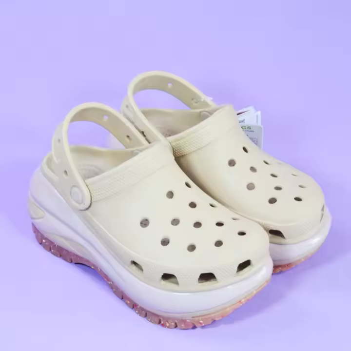 Cro Classic Mega Crush Clog - Sandalias Negeras para Mujer - Suela Crush Extra Gruesa - 1