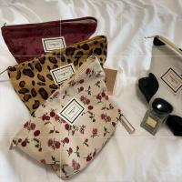 Bolsa de Maquillaje de Pana Retro con Estampado de Flor Ideal para Viajes Organizador de Cosméticos - details 11