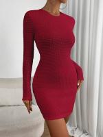 Vestido rojo de mujer con cintura alta y falda corta de cuello redondo delgada - details 1