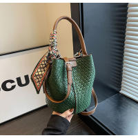 Bolso de mano de mujer nuevo de primavera y otoño de nicho de moda 2025, bolso de hombro versátil de moda, bolso de cubo tejido. - details 35