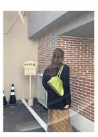 Bolsos de hombro verdes para ir al trabajo para mujer, bolsos de diseñador de lujo, bolso informal de Color puro, bolso con almohada de gran capacidad para axila 2024 - details 22