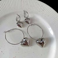 Pendientes con colgantes simples y modernos en forma de corazón para mujer, regalos navideños, pendientes retro de lujo de plata, góticos - details 4