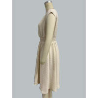 Moda femenina Primavera Verano Estilo de vacaciones francés Vestido de encaje con cuello en V hueco Falda de corte en A - details 10