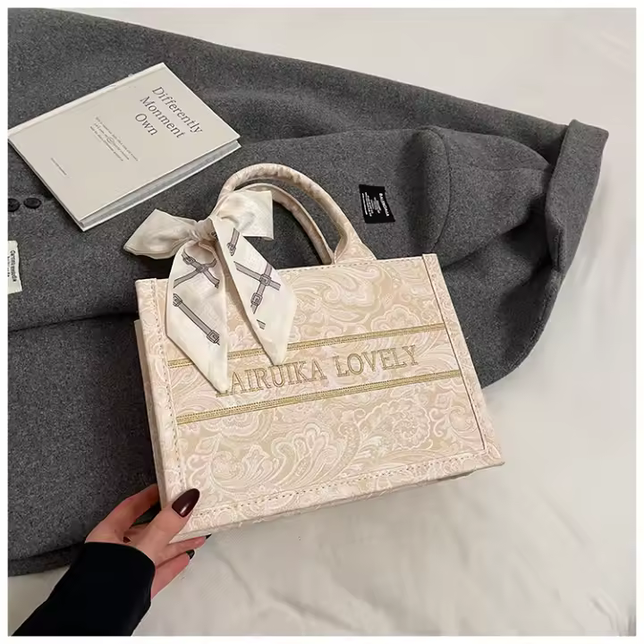 Bolso de Mano Impreso de Estilo Nacional para Mujeres Bolso de Oficina de Gran Capacidad Versátil para Primavera/Verano - 1