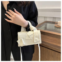 Bolso pequeño portátil de moda versátil, nuevo denim, bolso cuadrado pequeño cruzado de hombro empalmado - details 11
