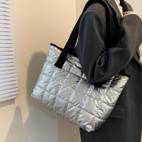 Bolso de mano de algodón con almohadilla espacial para mujer, bolsa de viaje de hombro acolchada, de gran capacidad, impermeable, a la moda, Invierno - details 8