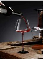 Gafas rojas de estilo europeo atadas sobre fondo negro con copa de cristal de una celebridad de alto valor Bury wine - details 10