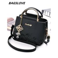 1 bolso de mano con flores bordadas para mujer, decoración colgante simple y moderna, adecuado para uso diario informal Mochila de lujo de alta gama - details 0