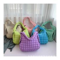 Bolso de hombro tipo bandolera con diseño de nubes plisadas para mujer, bolso de mano de gran capacidad con doble cara y doble tirón - details 63