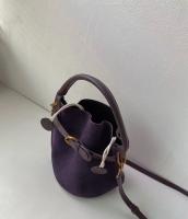 Bolso bandolera de hombro de terciopelo púrpura de alto grado de nicho - details 5