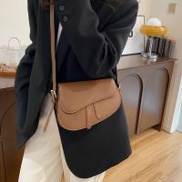 Bolso de Sillín Retro Chic para Mujer Cruzado Minimalista de Color Sólido con Cierre Magnético, Correa Ajustable, Herrajes de Tonos Dorados - details 5