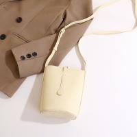 Bandolera de cuero de PU exquisita a la moda, bolso cruzado informal con cremallera para mujer, bolso de mano Simple de gran capacidad, uso diario - details 9