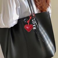 LLavero de cuerda de cuero con forma de corazón de PU, llaveros de coche de cuerda trenzada hechos a mano con letras inglesas, colgante de bolsa de cuerda de amor antipérdida de estilo coreano - details 10