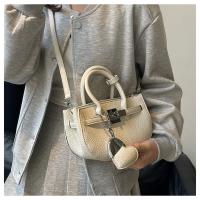 Bolsa de sillín portátil simple para mujer 2025 nueva bolsa de mensajero de hombro de tendencia de moda de estilo extranjero - details 28