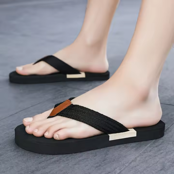 Nuevas chanclas de moda para hombre, ligeras, de verano, para la playa, sandalias de talla grande - 1
