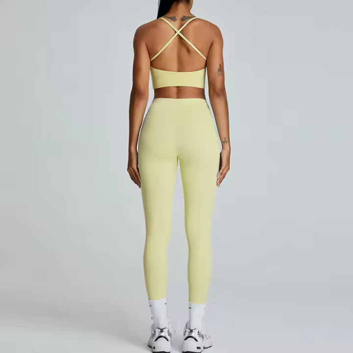 Traje de Yoga cómodo y Sensual para mujer, ropa deportiva transpirable de secado rápido para correr al aire libre, ciclismo y Fitness - 1