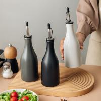 Botella dispensadora de aceite de oliva de cerámica para reducir la oxidación, vinagrera de aceite opaco de diseño moderno vacío con etiquetas adhesivas, embudo - details 5