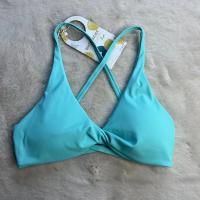 Sujetadores deportivos acolchados con giro frontal para mujer, camiseta corta sin mangas para yoga, sujetador de gimnasio para entrenamiento cruzado en la espalda - details 8