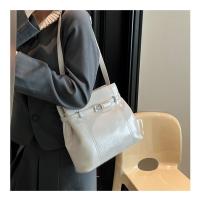 Nuevo Bolso tipo cubo Textura De Alta Gama Bolsa De Hombro Crossbody Textura Bolsa De Hombro Moda Bolsa De Mujer Portátil - details 9
