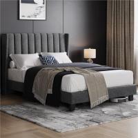 Cama tapizada con cabecera a rayas con alas de láminas de madera y metal, cama matrimonial color beige. - details 43