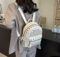 Mochila con remaches para chica, morral versátil y a la moda para viajes y ocio, 2024 - details 16