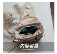 Bolso pequeño de moda para mujer, bolso de un solo hombro a la moda de verano, bandolera con costuras acolchadas, bolso versátil de princesa Diana 2025 - details 7