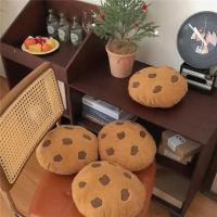 Juguete de peluche creativo de forma redonda de Chocolate y galletas con almohada de asiento para aperitivos y comida realista, regalo perfecto - details 1