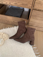 Botas cortas Tacón alto Tacón grueso Cremallera trasera Cabeza cuadrada Botas de moda versátiles - details 7
