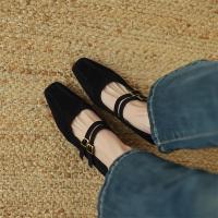 Retro cordero flip interior que aumenta los zapatos individuales, nueva hebilla cruzada de cabeza cuadrada con tamaño de tacón de cuña zapatos de mujer. - details 21