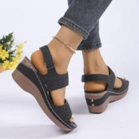Sandalias romanas de talla grande con una sola tira calada para mujer, verano 2025, nuevas sandalias de velcro para exteriores - details 6