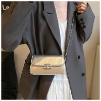 Premium Textura Ligera Bolsa De Lujo De Las Mujeres 2025 Nueva Moda Simple Cadena Pequeña Bolsa Cuadrada Versátil Hombro Bolsa De Mensajero - details 8
