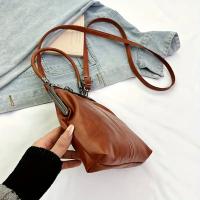 2025 Nuevo bolso bandolera vintage para mujer con correa ajustable para el hombro y cierre de beso - Bolso de color sólido en rojo, marrón claro, negro - Bolso de hombro pequeño elegante para atuendos informales y formales, bolso bandolera - details 2