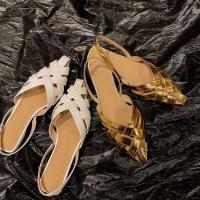 Sandalias de tejido plano con tirachinas para mujer, tacón bajo de 2cm, estilo Xinziyu, con cuero dorado - details 8