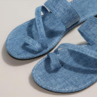 Zapatillas de mujer de talla grande, sandalias de playa con correa cruzada plana y punta de nuevo estilo - details 15