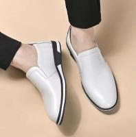 Vestir zapatos casuales de hombre. - details 2