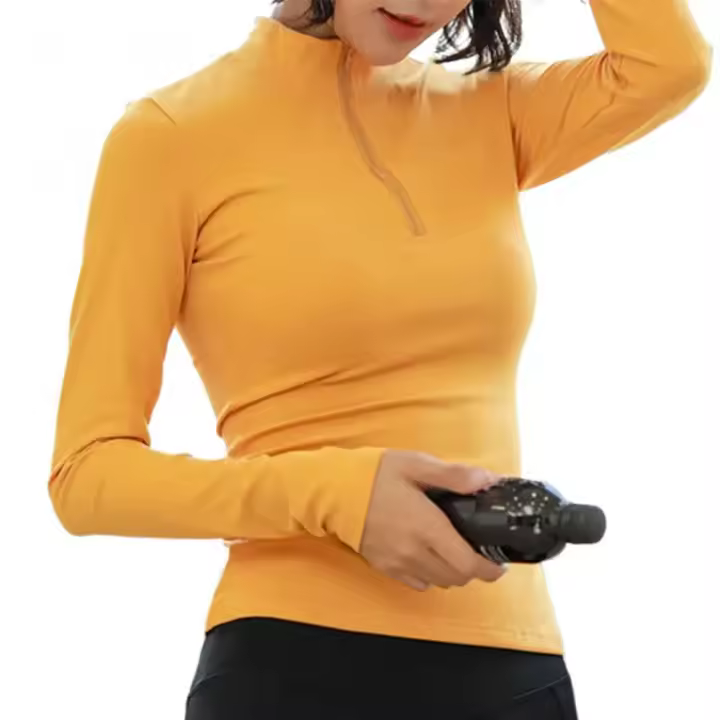 La camiseta lo sleed para mujer, hecha de material de poliéster, es una opción ideal para un gimnasio o yoga. - 1