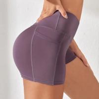 Pantalones cortos de yoga de cintura alta para mujer, pantalones cortos de yoga suaves de cintura cruzada, pantalones cortos deportivos de yoga de color puro de tela de poliéster - details 12