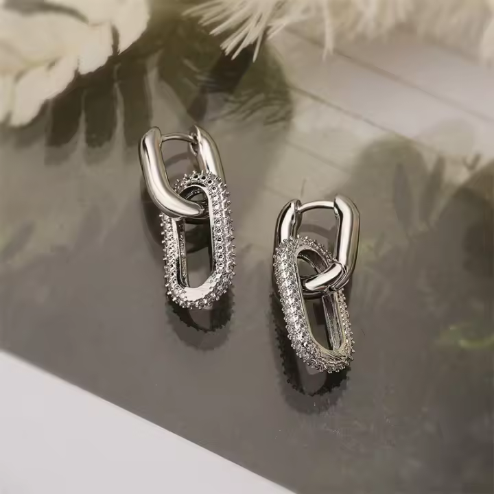 Pendientes de moda europea con doble aro ovalado y cristales |     Diseño Único 2025 |     Joyería y bisutería para mujer - 1