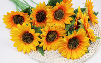 Girasoles artificiales.