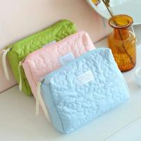 Bolsa de maquillaje de nube de caramelo en forma de corazón, bolsa de almacenamiento portátil de gran capacidad, suave y bonita, bolsa de aseo para dormitorio, 1 ud. - details 2