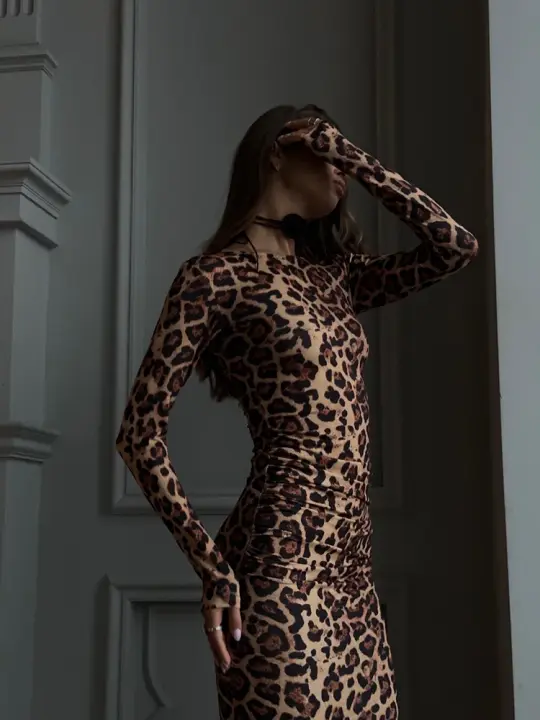 Vestido ajustado de manga larga con cuello redondo estilo leopardo para mujer xy Club Fashion - 1