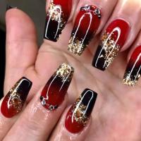 24 UDS French Artificial Nail se prensa con lentejuelas artificiales graduales en negro y rojo, y un diseño de brillo de diamante completo en el acrílico. - details 1