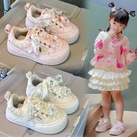 Zapatos casuales para niñas 2025 Zapatillas de deporte de princesa con flores de perlas y diamantes de imitación para niños - details 1