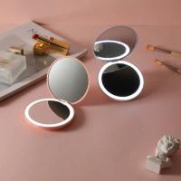 Espejo de bolsillo compacto con luz LED pequeña personalizado para mujer, maquillaje plegable de 2 lados, efecto luminoso, rosa y blanco - details 1