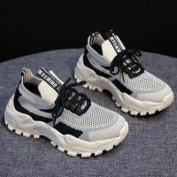 2024 nuevas zapatillas de deporte transpirables informales de malla tejida con mosca, zapatos de suela gruesa de estilo coreano para hombres y mujeres, zapatos de malla rojos, zapatos para correr ligeros - details 3