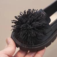 Zapatos de cuero informales para niñas, zapatos planos sin cordones para niños, mocasines de fiesta negros para la escuela, primavera y otoño, bola peluda bonita, 2025 - details 12