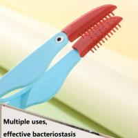 1 unidad de cepillo suave de silicona para gatos y perros, cepillo para blanquear los ojos, peine para limpieza de ojos, Clip para caca, cepillo suave, suministros para mascotas, cepillo anudado para perros y gatos - details 1